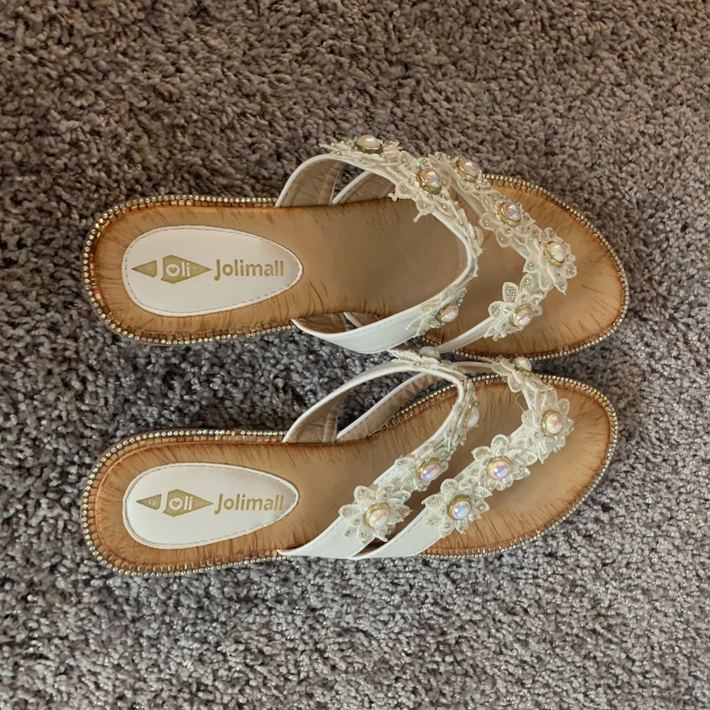 Strapped sandals